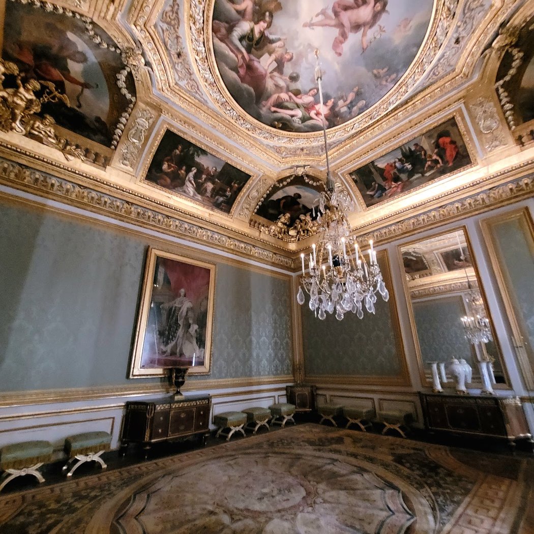 Cour Royale 2